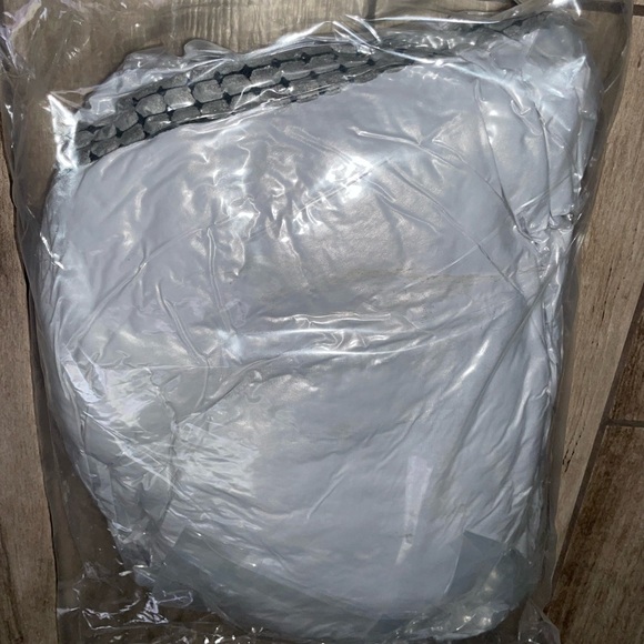 Pet Bed w/Attached Hood for Small Dogs or Cats, Soft Plush Cozy. New in package - Picture 8 of 9